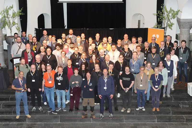 Teilnehmer des Web Camp Venlo 2026 beim gemeinsamen Gruppenfoto in Venlo Gruppenfoto der Teilnehmer des Web Camp Venlo 2026 in der Location Domani mit internationaler TYPO3-Community.