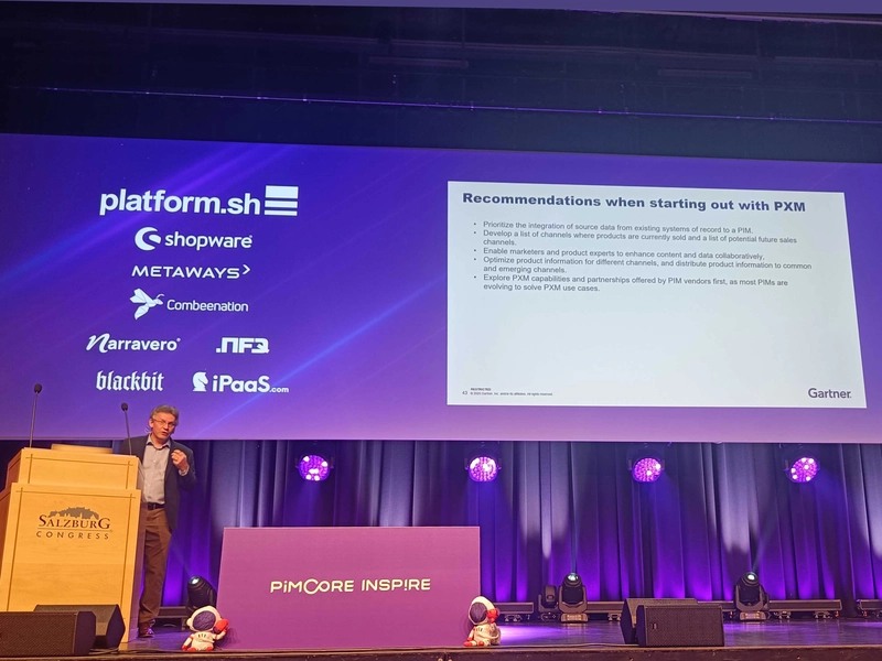 Gartner zu PXM: Der Weg vom Daten- zum Erlebnismanagement Gartner-Analyst Mike Lowndes auf der Bühne der Pimcore Inspire 2025 bei seiner Präsentation zum Product Experience Management Framework