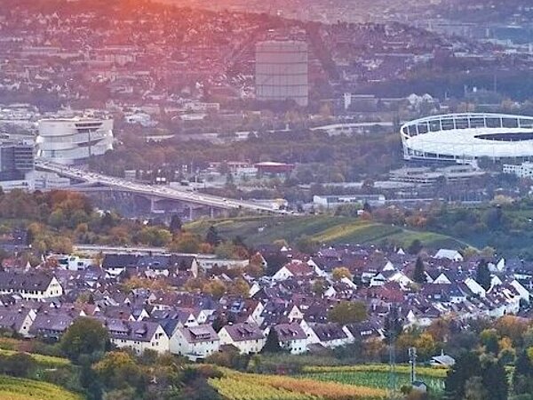 Sonnenuntergang über der Skyline Stuttgart