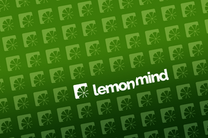 LemonMind Logo in front of green signet pattern